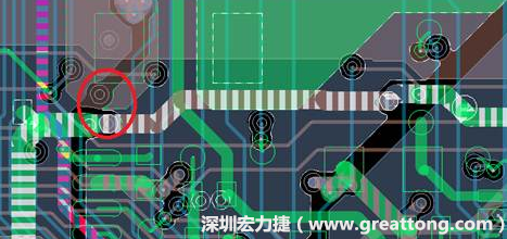慢慢確認CAF發(fā)生的位置后，可以配合Gerber查看PCB的結(jié)構(gòu)是否有通孔太近或是線路太近的問題。