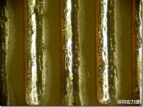 經過168小時的高溫高濕環(huán)境實驗后，此錫膏的最低SIR還可達到500,000,000 ohms，取LOG10為108.70，但是可以看到焊錫的邊上還有未吃錫的露銅，表示其吃錫狀況比較差