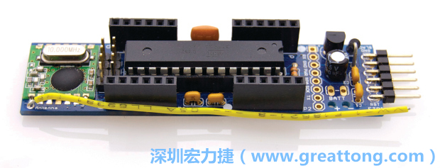 JeeLabs的尚?克勞德?威普樂(lè)（Jean-Claude Wippler）以RBBB為基礎(chǔ)設(shè)計(jì)出JeeNode，JeeNode使用不同的排針并加裝了SPI無(wú)線端口以提供無(wú)線傳輸使用。 使用EAGLE