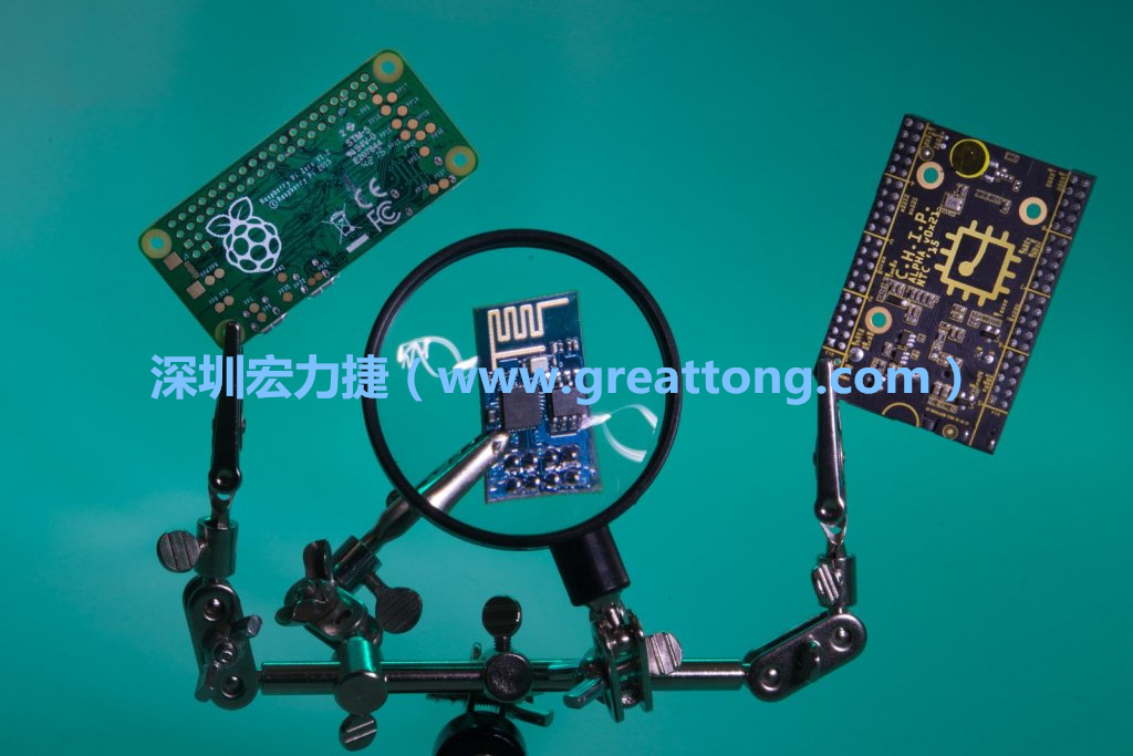 A Raspberry Pi Zero、ESP8266和CHIP。