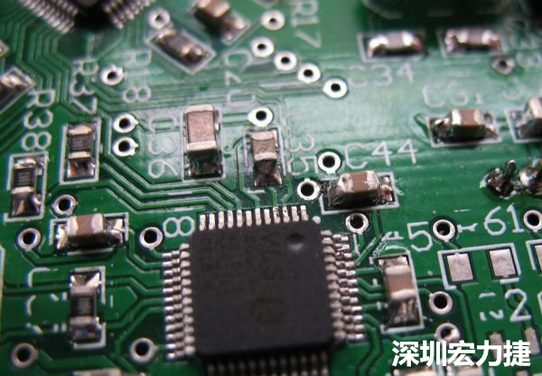 音訊電路訊號品質(zhì)，是影響操作體驗的關(guān)鍵，電路布局要特別注意。