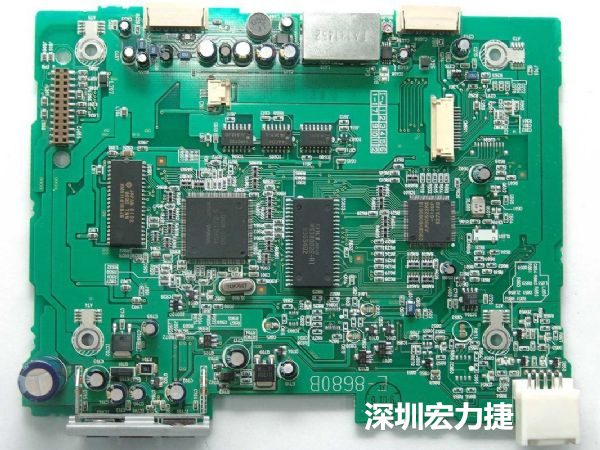 大面積PCB若電子元器件數(shù)量多、重量較重，板材強度不夠時容易產(chǎn)生PCB中央部凹陷問題。