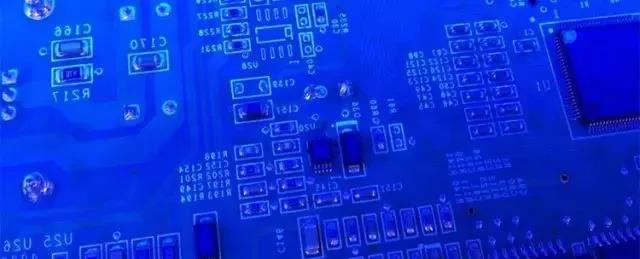 軸心自控AC系列自動(dòng)涂覆機(jī)涂覆效果，均勻度非常一致